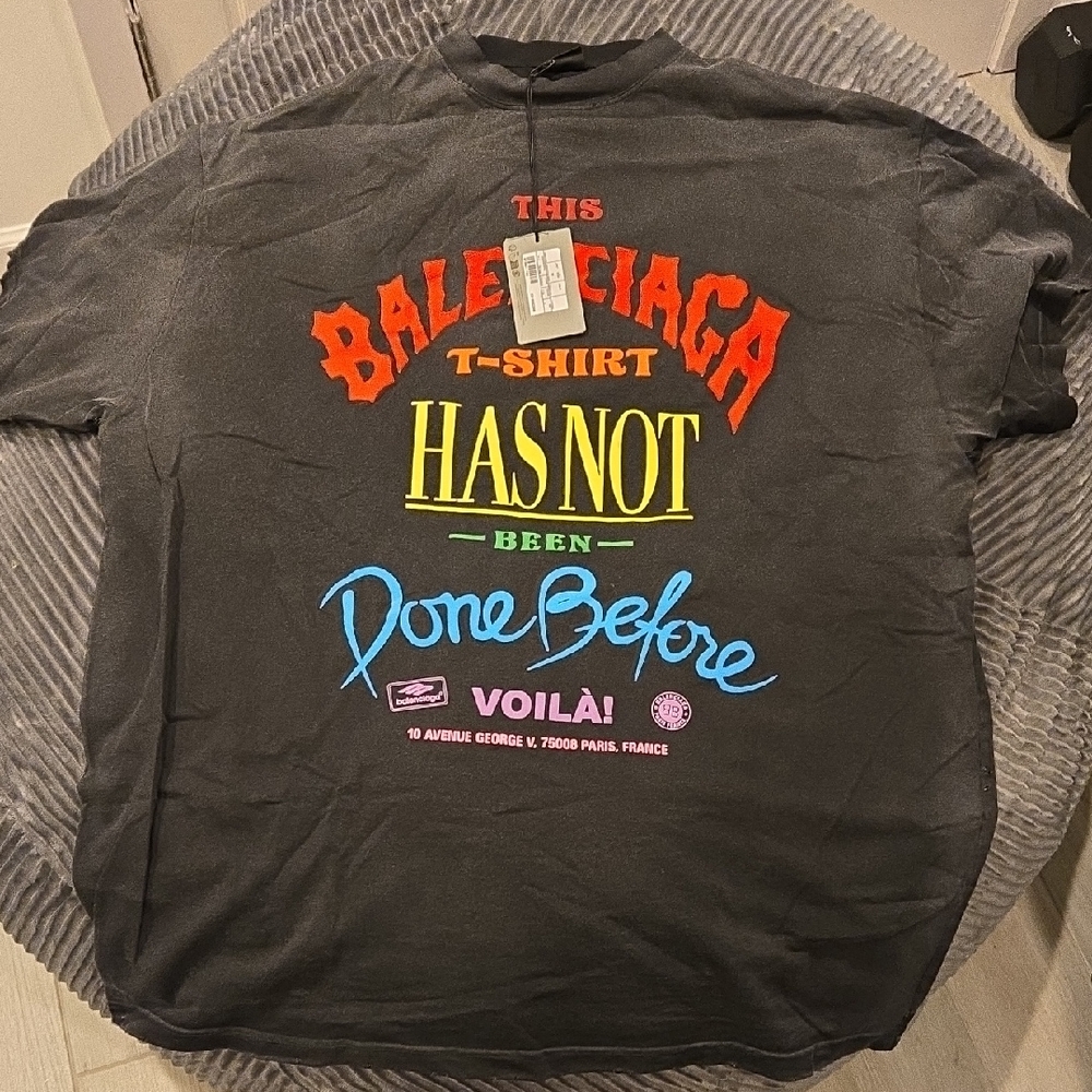 Balenciaga Bold Text Tee in Black